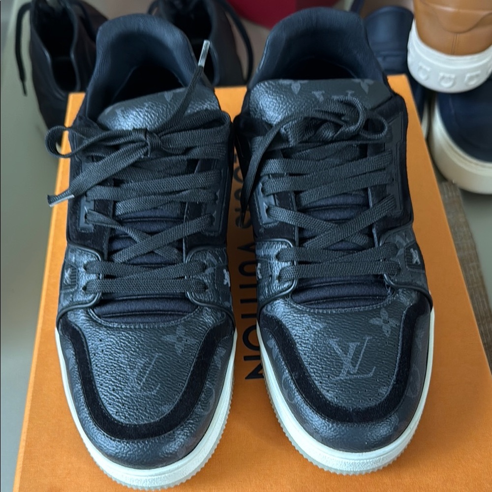 Louis Vuitton Black Sneakers Sleek Monogram Design